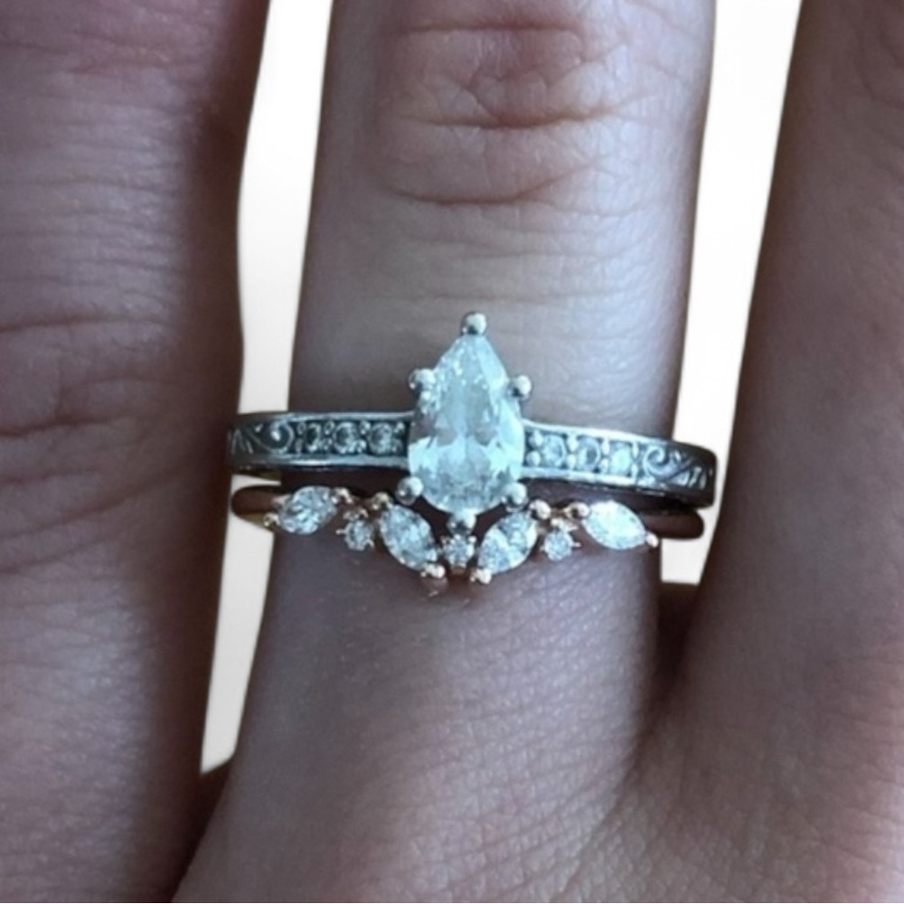 .39ct 18k Pear-Cut Natural Diamond Bridal Ring Set – Brilliant Earth (GIA Cert)